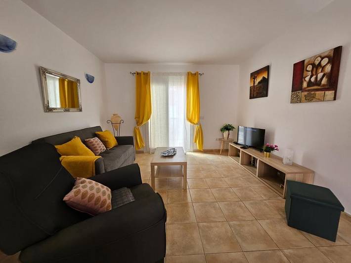 Apartamento de vacaciones para 4 personas, con balcón y piscina además de jardín y vistas - 1