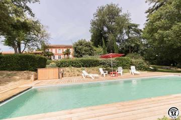 Gîte pour 8 personnes, avec jardin et piscine dans Aurin