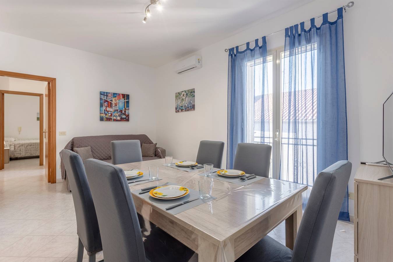Appartamento intero, Appartamento per vacanze "Contessa Vacanze Byron" con vista sulle montagne, 2 balconi e Wi-Fi in Contessa Entellina, Provincia di Palermo