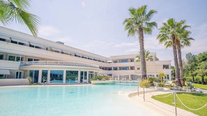 Ferienwohnung für 4 Personen, mit Pool und Balkon sowie Seeblick und Garten in Desenzano del Garda