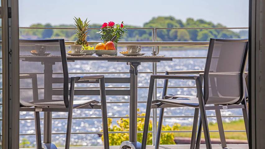 Ferienwohnung für 2 Personen, mit Balkon in Schlei