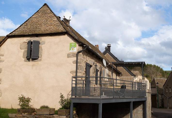 Gîte pour 4 personnes, avec Balcon ainsi que Terrasse et Vue dans Les Salces