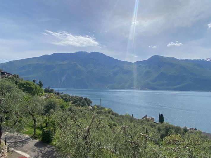 Gîte pour 2 personnes, avec balcon et jardin ainsi que piscine et vue sur le lac, adapté aux familles à Limone sul Garda - 4