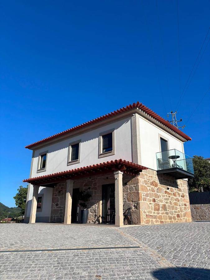 Location de vacances pour 6 personnes, avec Balcon ainsi que Terrasse et Vue dans Moreira do Lima