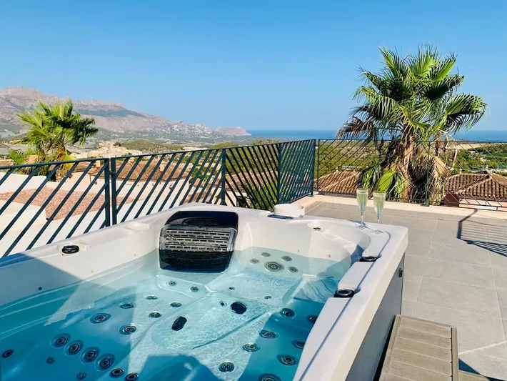 Casa de vacaciones para 6 personas, con piscina además de jardín y vistas - 1
