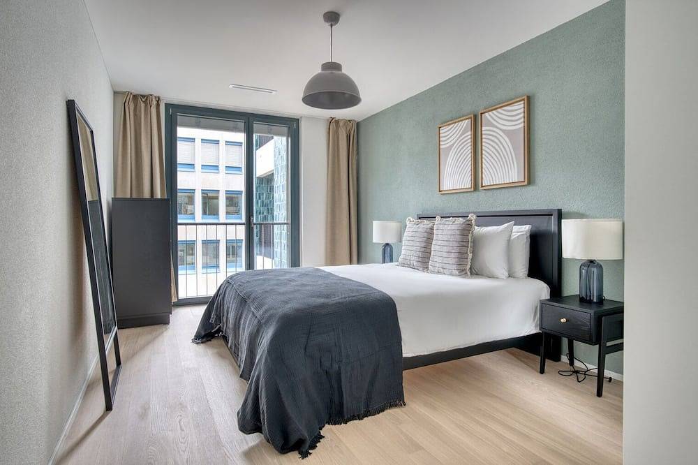 Apartamento inteiro, Sunny Leimbach 3.5 Room w/ Storage & W/D, 2 mins to market, by Blueground in Zurique, Bezirk Zürich