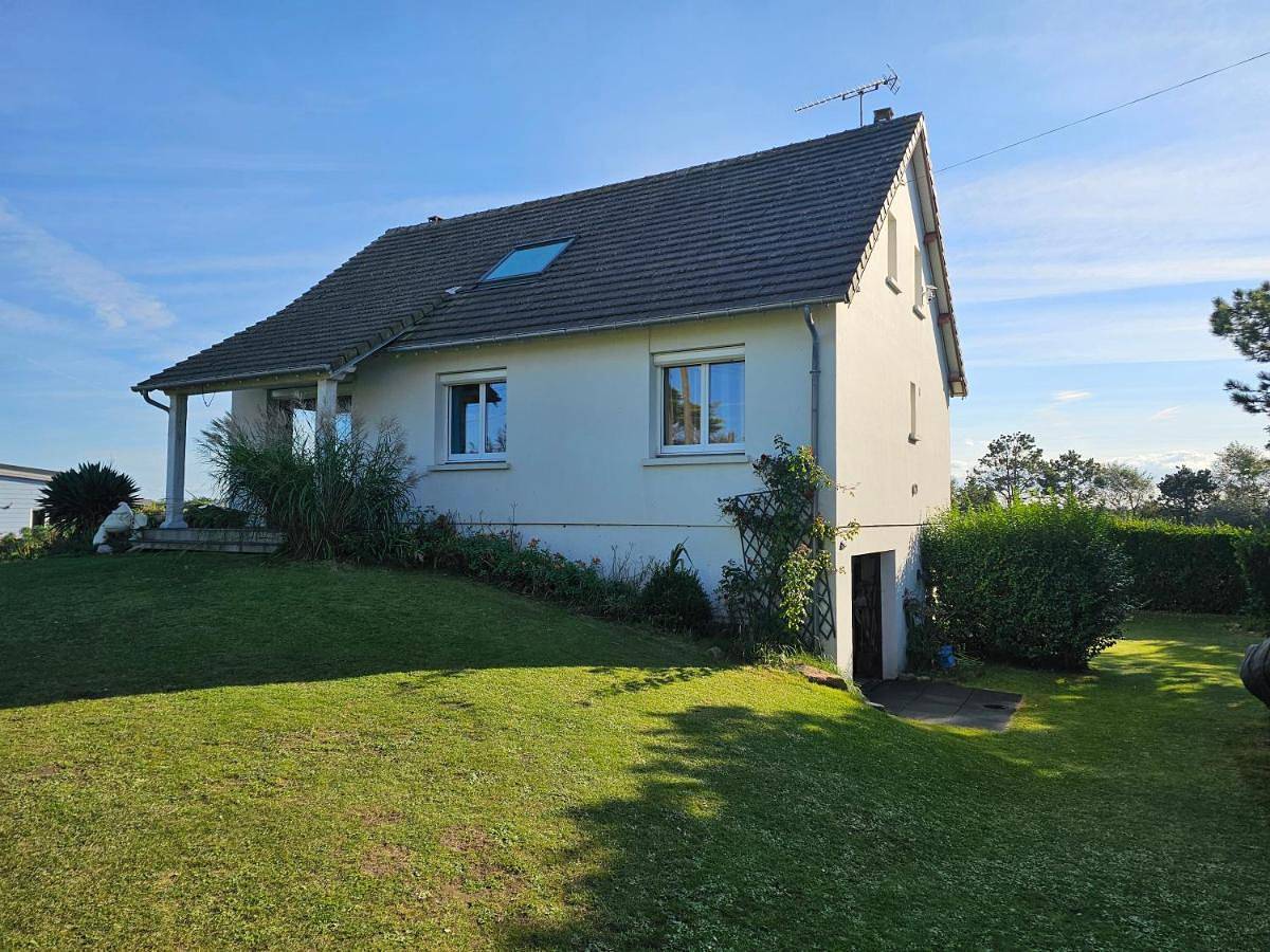 Grande maison normande, vue mer à 75 metres de la plage, équipé spa de nage in Quinéville, Région de Cherbourg