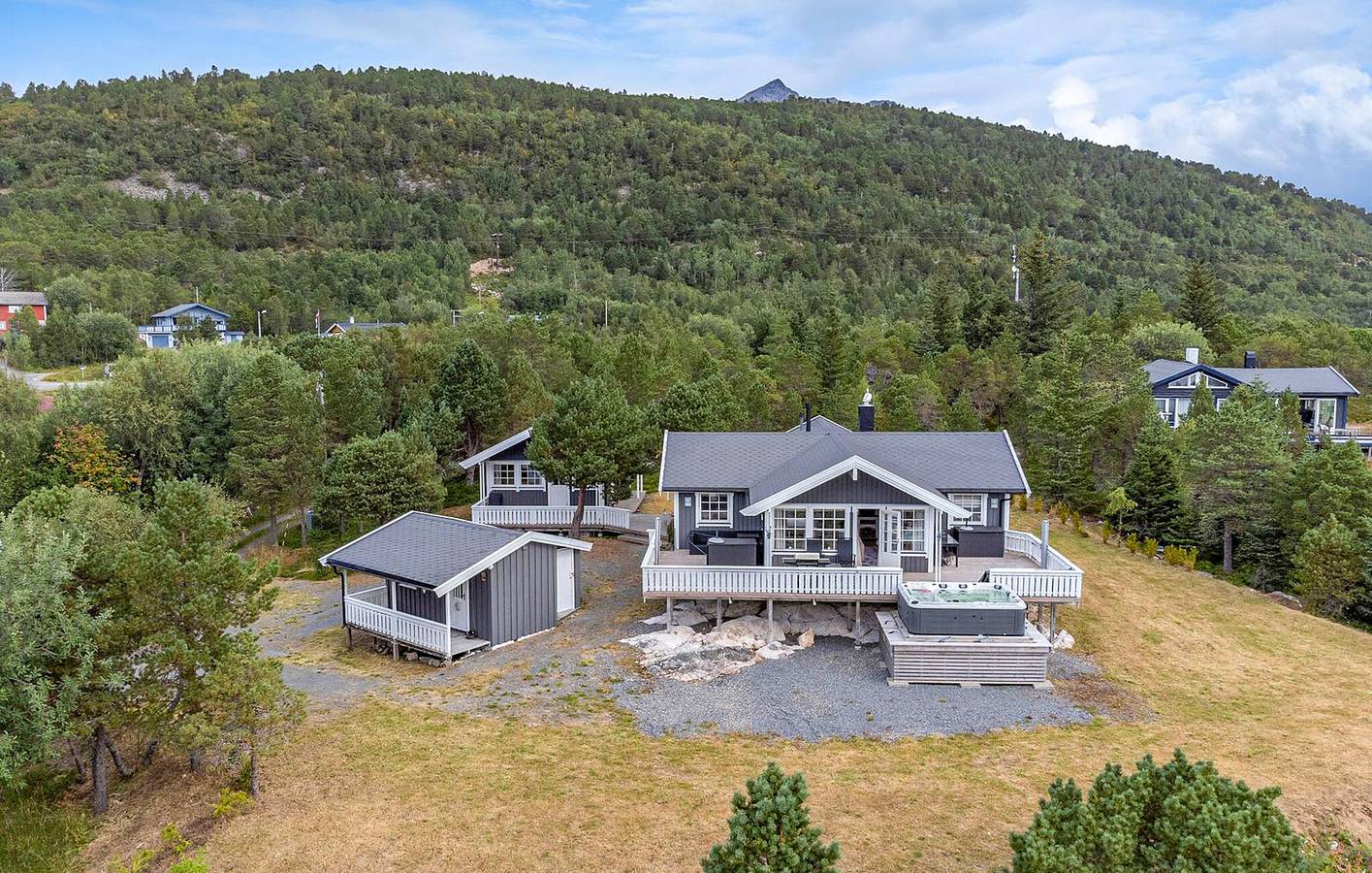 Ferienhaus für 18 Personen mit Terrasse in Lødingen