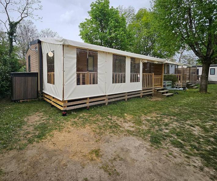 Camping pour 6 personnes, avec Terrasse et Piscine