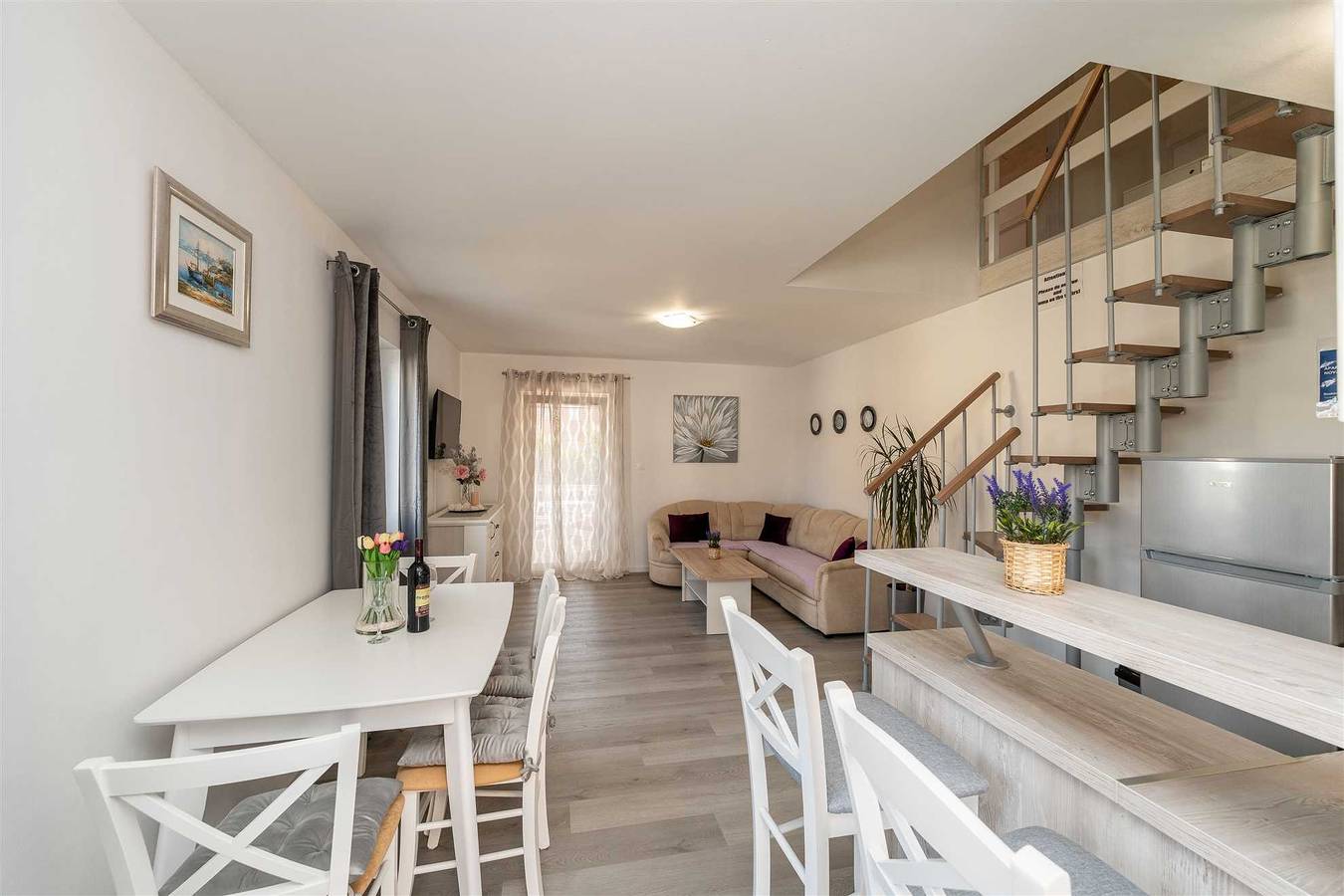 Ganze Wohnung, Apartment Leo mit Parkplatz, nur 800 m vom Meer entfernt in Novalja, Pag