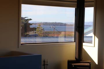 Holiday Home for 10 People in Surf Beach, Philip Island, Photo 2