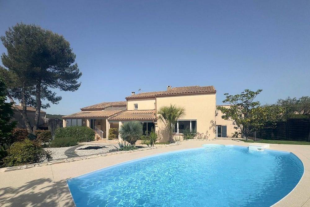 Spacious Villa with Pool – Near Montpellier in Teyran, Montpellier region