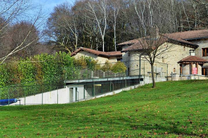 Location de vacances pour 6 personnes, avec piscine et jacuzzi à Latronquière - 4