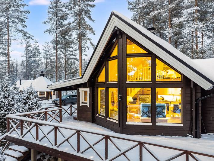 Villa loisto in Nastola, Päijät-Häme