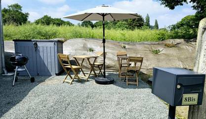 Gîte pour 4 personnes, avec vue et jardin, animaux acceptés à Louargat