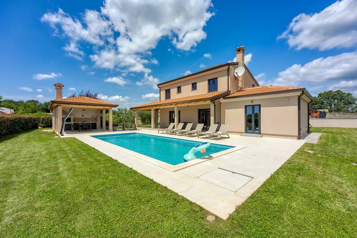 Villa für 6 Personen, mit Pool und Garten in Istrien