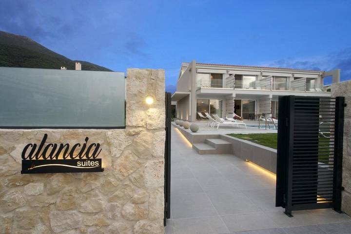 Appart’hôtel pour 3 personnes, avec Balcon et Terrasse ainsi que Jardin et Piscine