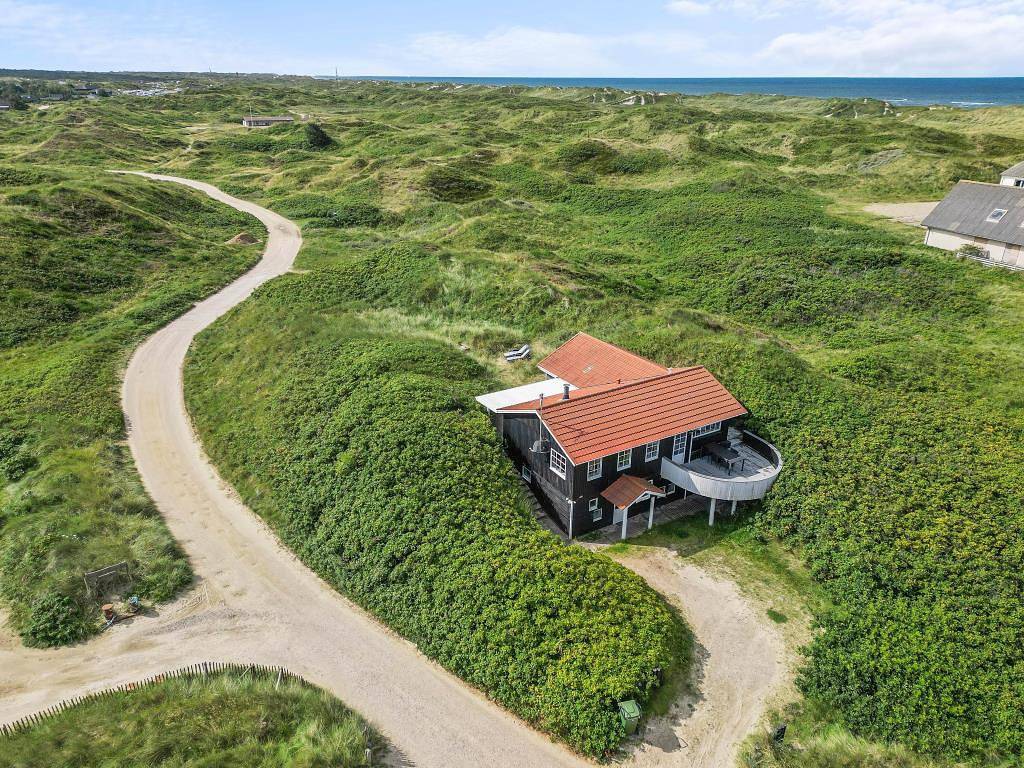 Ferienhaus mit Whirlpool, Sauna und nur 100 meter zum Strand in Vejers Strand, Varde