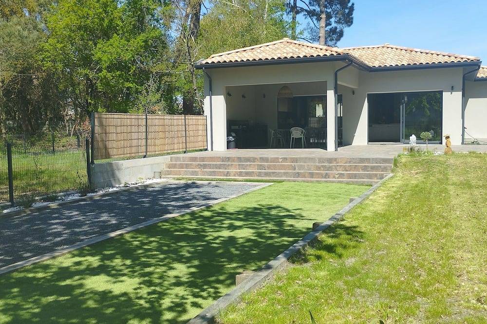 Villa de Charme, Neuve, Centre de Maubuisson, 200m du Lac, Terrain de Pétanque in Maubuisson, Carcans