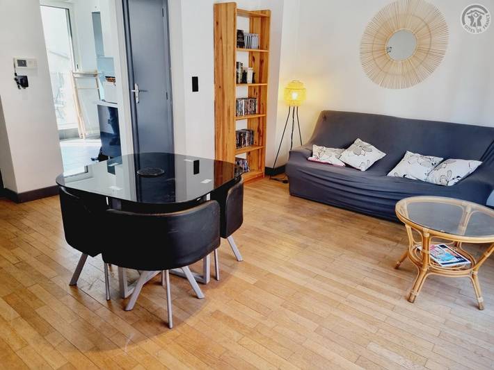 Entire apartment, Zen Duplex in Valenciennes city center in Valenciennes, Valenciennes region