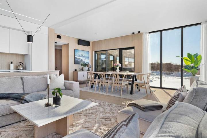 Ferienhaus für 15 Personen, mit Terrasse und Ausblick sowie Sauna auf den Lofoten