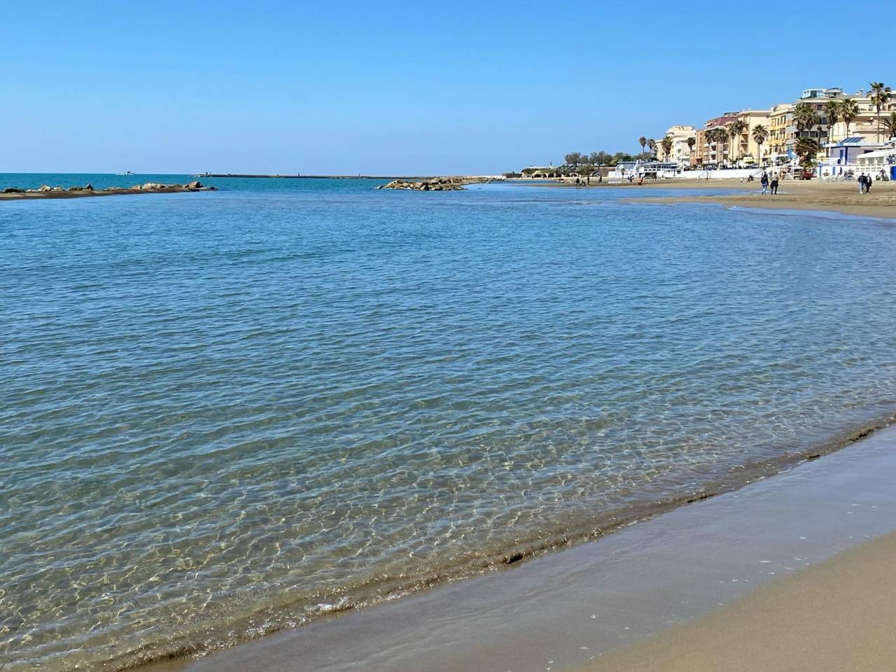 Maison de vacances "Stella Marina" près de la plage avec terrasses privées et Wi-Fi in Anzio, Lazio