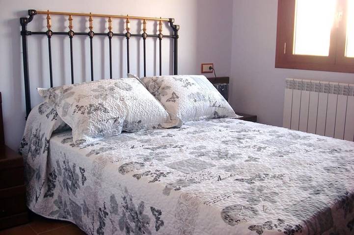 Gîte pour 4 personnes, avec balcon à Aínsa - 2