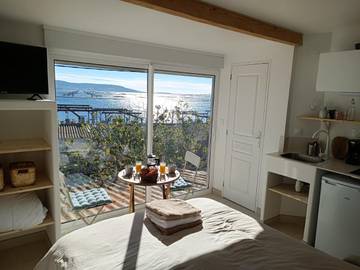 Gîte pour 5 personnes, avec terrasse ainsi que vue et vue sur le lac à Loupian