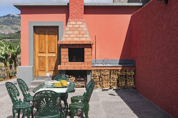 Casa da Aldeia, riechen Sie den Duft der Weinlese in Câmara de Lobos, Madeira