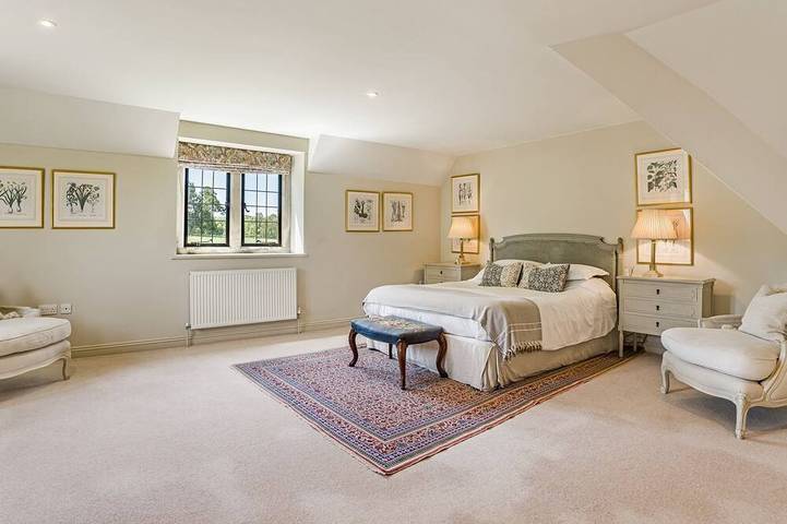 Grindstone Mill - sleeps 12 guests  in 6 bedrooms in Stroud, Gloucestershire