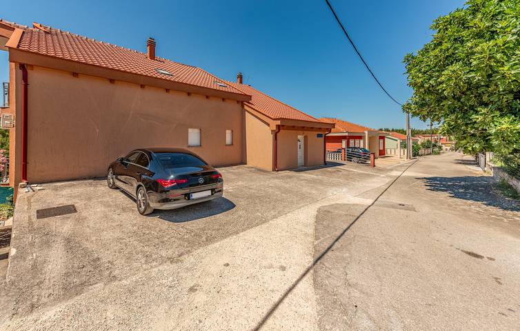 Ferienwohnung für 2 Personen, mit Terrasse und Garten in Obrovac - 2