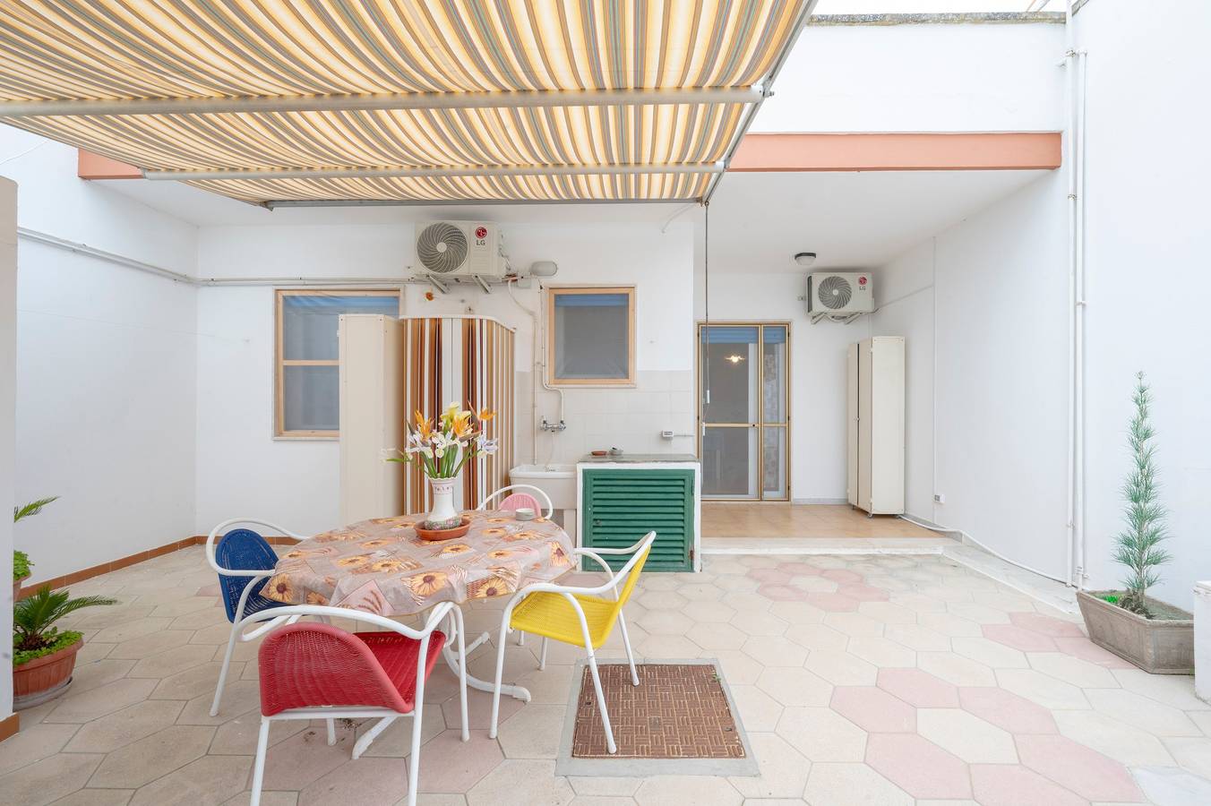 Entire apartment, Apartment 'Casa Relax San Foca' with Private Terrace, Private Garden and Air Conditioning in Melendugno, Lecce Province