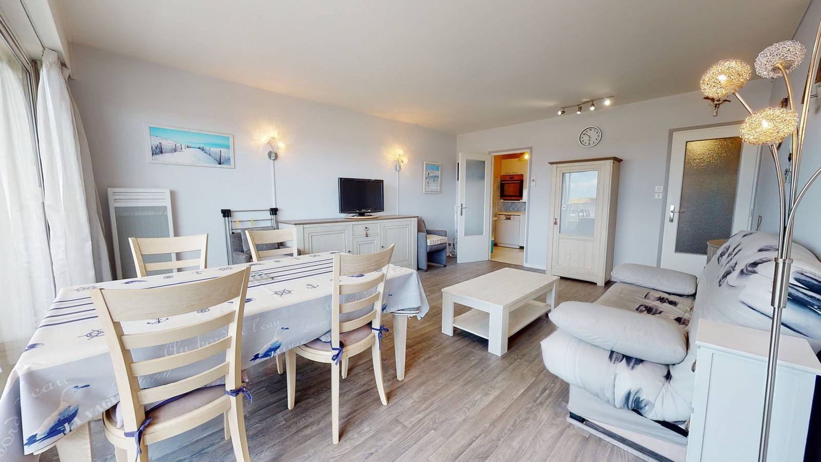 Entire apartment, Cabine du Capitaine - Appart Face Port + Ascenseur in Saint-Gilles-Croix-de-Vie, Loire Valley