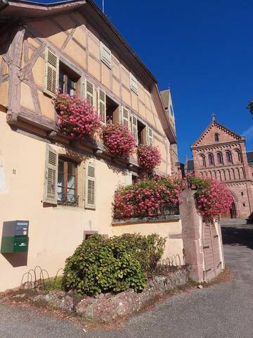 Gîte pour 5 personnes, avec piscine ainsi que vue et jardin à Gueberschwihr