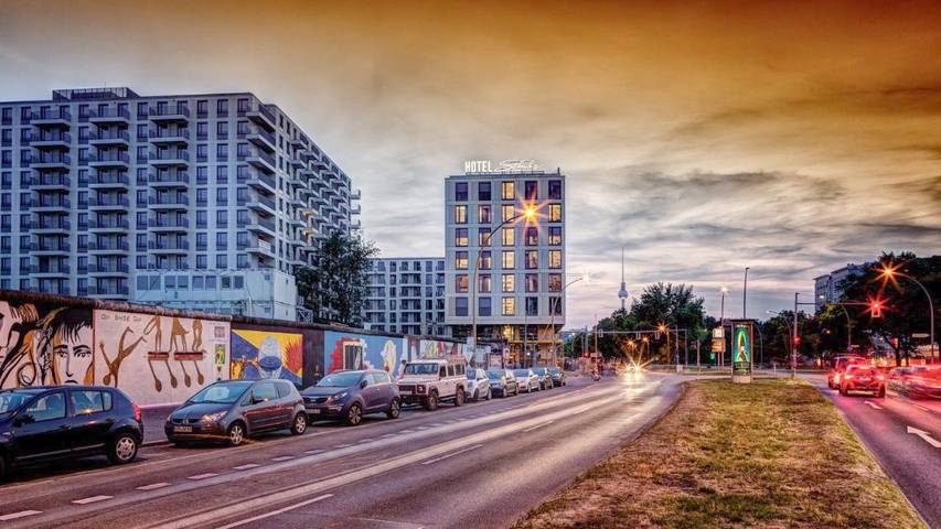 Hotel, mit Terrasse und Garten in Friedrichshain Berlin
