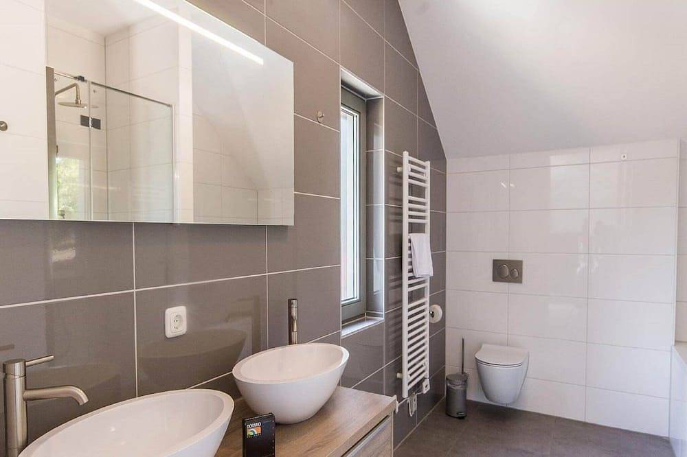 Luxusvilla mit Innenpool in Maastricht, Hoge Kempen