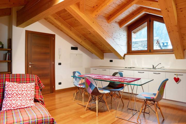 Ganze Wohnung, Apartment „Residence Chalet Provenzale“ mit Bergblick und Wlan in Acceglio, Cuneo Provinz