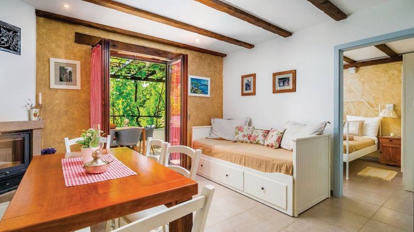 Ferienhaus für 5 Personen, mit Garten und Whirlpool sowie Terrasse auf Cres - 4