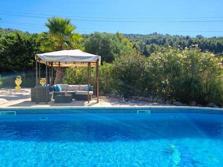 Location de vacances pour 6 personnes, avec piscine ainsi que jardin et terrasse à Oupia - 2