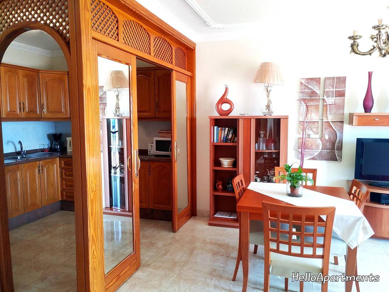 Entire apartment, Duplex in central Los Cristianos 50m from the beach with solarium in Los Cristianos, Arona
