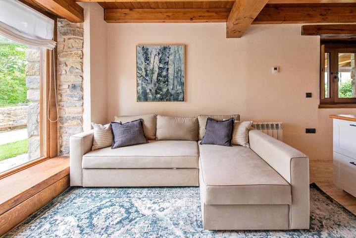 Casa rural para 7 personas, con jardín y vistas en Álava