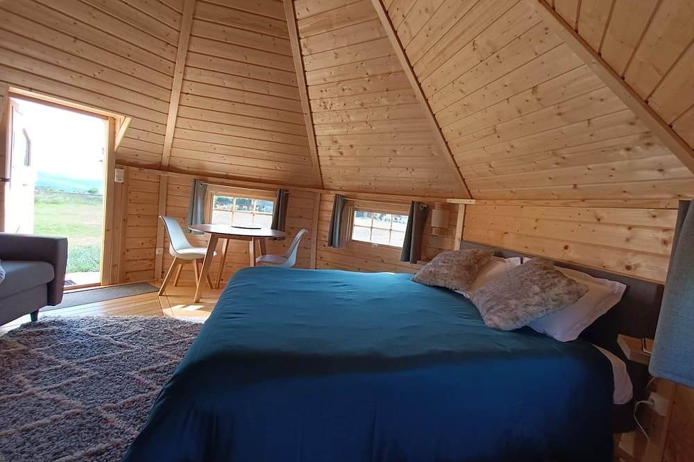 Cabane \"Alaska\" avec Jacuzzi Privatif in Pradines (Loire), Région de Roanne