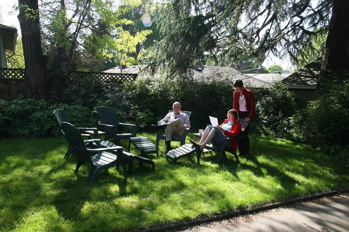 Vacation rental for 6 people, with terrace and yard in Portland