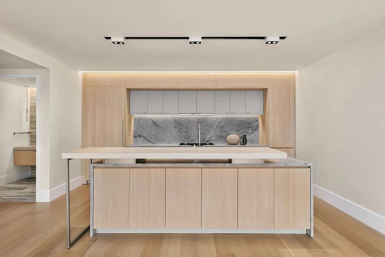 Entire apartment, Hudson Terrace   Ultra-luxe 2Br with Terrace in Full-Service Doorman Building in Manhattan, New York City