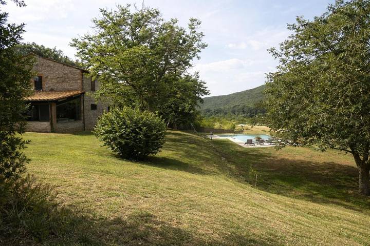 Location de vacances pour 8 personnes, avec piscine ainsi que jardin et vue à Lugnano in Teverina - 4