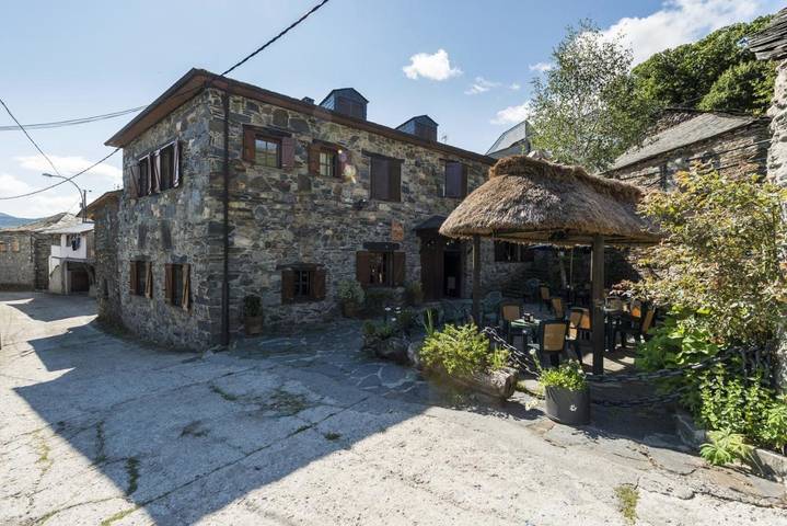 Hotel para 4 personas, con vistas y jardín en El Bierzo