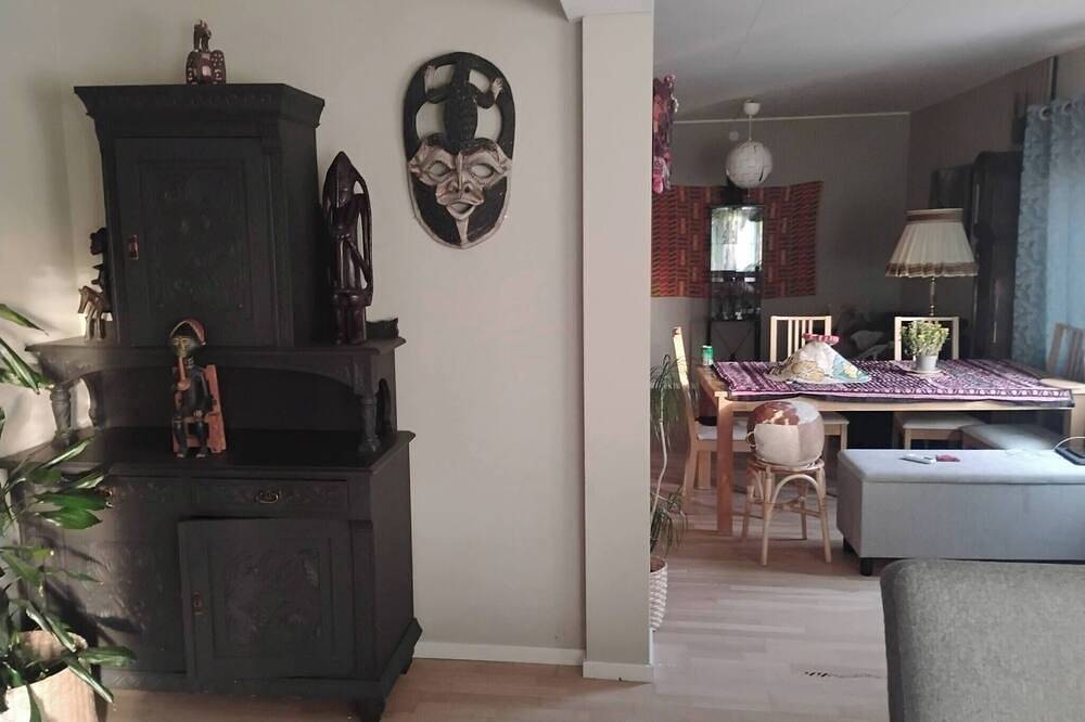 Acogedora habitación pequeña cerca del bosque y la ciudad in Nordre Aker, Oslo