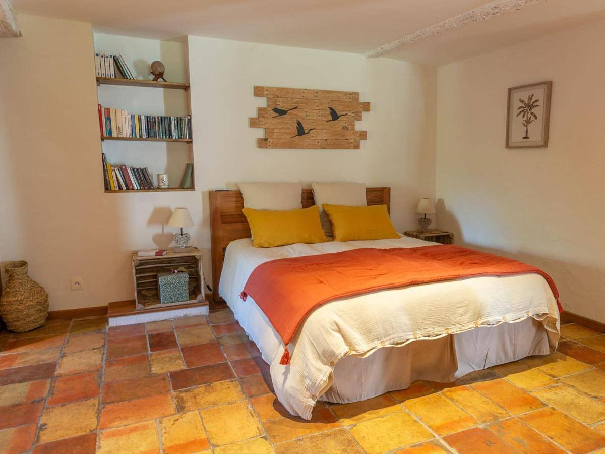 Queen Room in Caignac, Lauragais