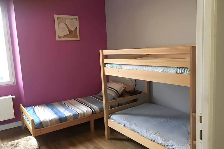 Location de vacances pour 5 personnes, avec piscine et jardin à Lathus-Saint-Rémy - 2