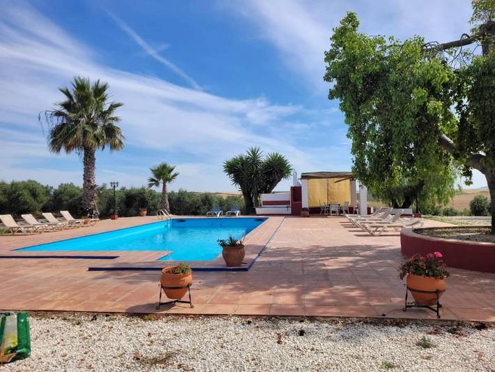 Casa rural para 14 personas, con vistas además de jardín y piscina en Lora del Río - 2